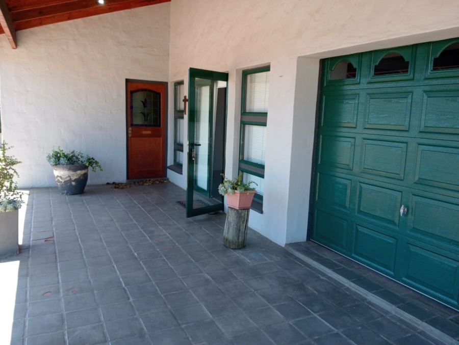 To Let 4 Bedroom Property for Rent in C Place Eastern Cape